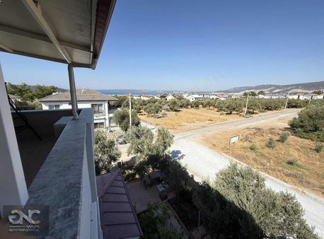 Akbük Merkezde Köşebaşı Geniş Bahçeli Manzaralı Yazlık