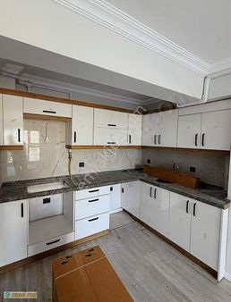 Karadağ Gayrimenkulden Yenimahallede 1+1 Eşyasız Kiralık Daire