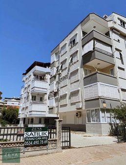 Yeşilbahçede Çok Geniş Satılık 4+1 Teraslı Dubleks