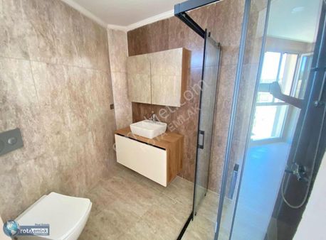 Havuzlu Sitede Ebeveyn Banyolu 1+1