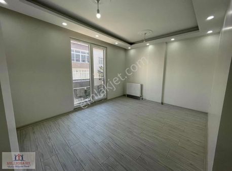 Sıfır Satılık 2+1 Arakat Balkonlu