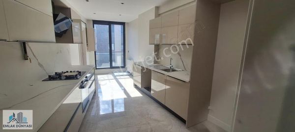 Emlak Dünyası Satılık 5+2 Sıfır 250 M2 Süper Lüks Dubleks Daire