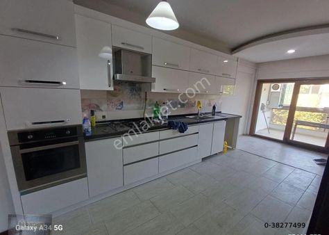 Üçkuyular Demokrasi Ünfersitesi Yakını 4+1 Lüks Yenii Bina Satılık Daire