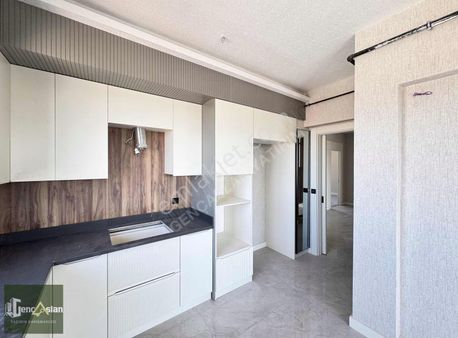 Gençaslan'dan Kıbrıs Cd. 3. Kat Ultra Lüx Full Yapılı 4+1