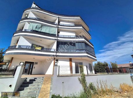 Terzioğlu'ndan Akçay Merkezde Bahçe Kullanımlı Sıfır 1+1 Daire