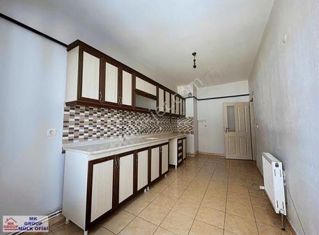 15 Temmuz Caddesi'nde İki Üniversite Arası 3+1 Satılık Daire