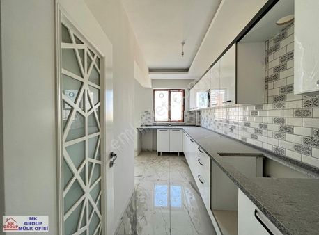 Hulusi Akar'da Genişliğiyle Büyüleyen Ferah 4+1 Satılık Daire