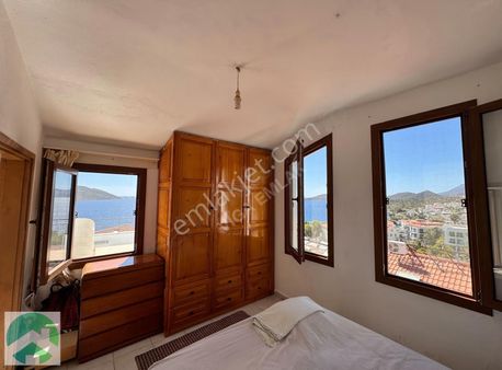 Kaşın En Güzel Sokaklarından Barış Sokakta Teraslı 4+1 Daire