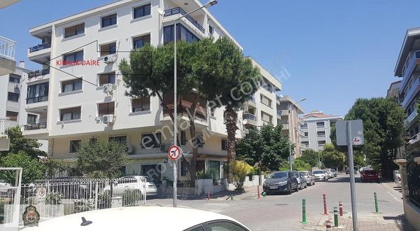 Bostanlı Merkezi Yerde Kiralık Köşe Konumda 3+1 Daire