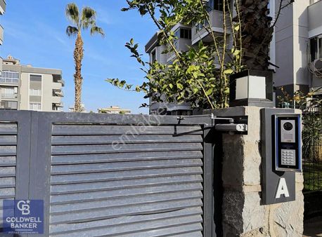 Menderes Coldwell Banker Poyraz'dan Süper Konumda Site İçi 3+1