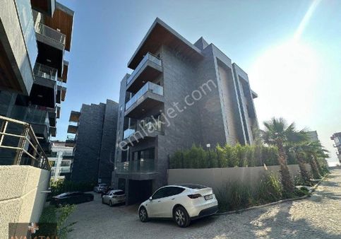 Kuşadası Ege Mh. Acık Kapalı Havuz Hamam Sauna Doğalgazlı Lux Dublex Sıfır Daire