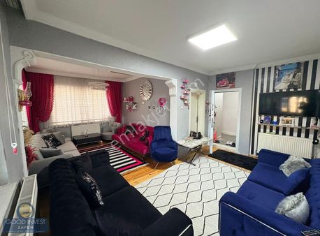 Bahçelievler'de Köşe Parsel-bakımlı Müstakil Ev