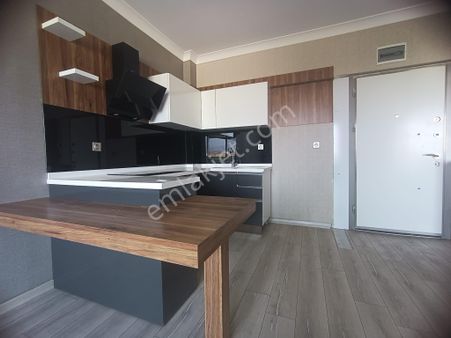 Cumhuriyet Mah. İstgate'de Metro Yanı Havuzlu 1+1 Kiralık Daire