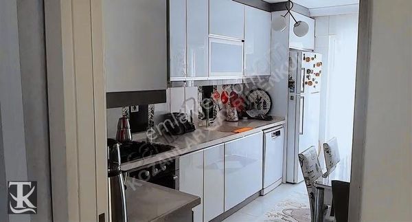 Elvan Mahallesinde Full Yapılı Ara Kat Acil Satılık Daire