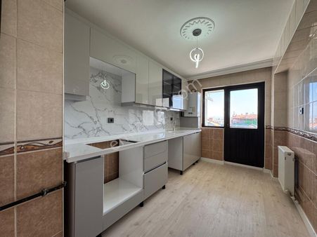 Kuşcağız'da Cadde Üzeri Full+full Yapılı Daire!