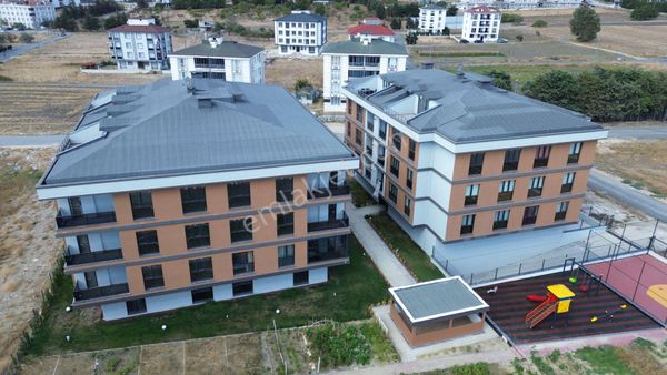 Yatırımlık Ve Oturuma Hazır, Geniş Metrajlı 3+1 Satılık Daire