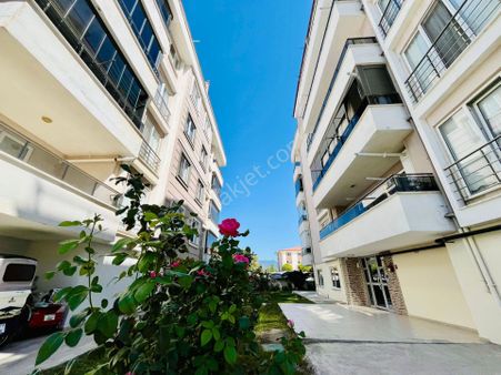 Yükselden İkizçayda Satılık Ara Kat Geniş Balkon Satılık 1+1 Lüx Daire