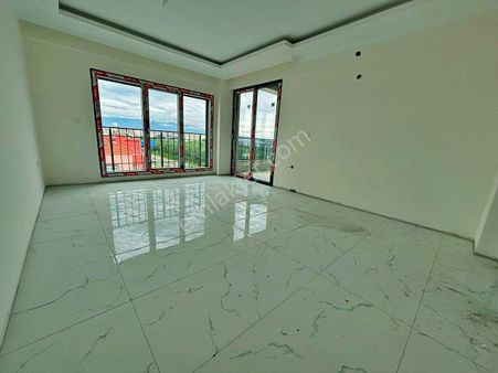 Uytundan Bahçelievler'de Yerden Isıtma Ayrı Mutfak 2+1 Daire