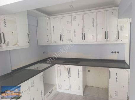 Kuşadası Davutlar Merkezde Satılık 2+1 Daire