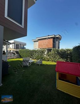 Kuşadası Güzelçamlı Sahil Sitelerinde Satılık 3+1 Villa