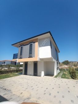 Kuşadası Davutlar'da Sıfır Tek Müstakil Havuzlu Villa