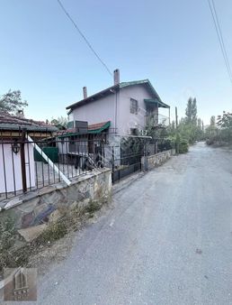 Cankurtarnda İçinde 1 Villa 1 Ev Olan 1400m2 Ticari+konut Arsa