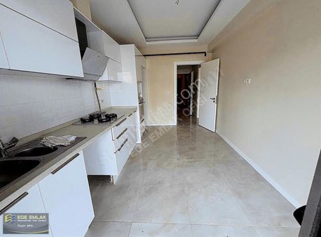 Ege Emlak Havuzlu Sitede Satılık Daireler