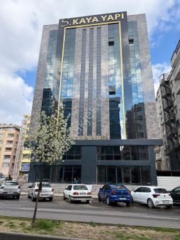 Everest 21 Gayrimenkulden Ofis Salih Plazada Satılık 1+1 Büro/daire Abonelik Ücreti Ödenmiş