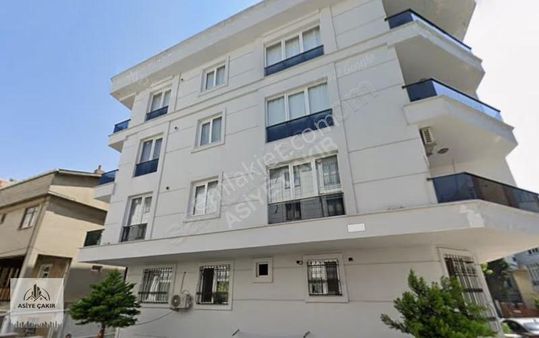 Satılık 2+1 Daire Küçükçekmece Yeni Mahalle Bahçe Katı