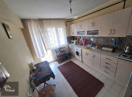 Yüksel Gayrimenkul'den Yenimahallede Satılık Ara Kat 3+1 Daire