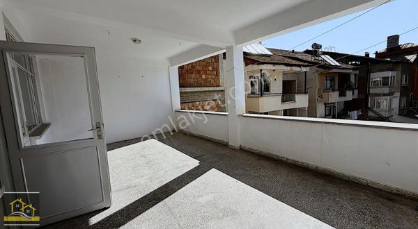 Arif Emlaktan Satılık Ziraat Bank Yanı 3+1 Kupon Daire