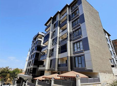 Akçil'den Satılık Lüks 3+1 Daire Ön Cephe Ara Kat Merkezi Konum