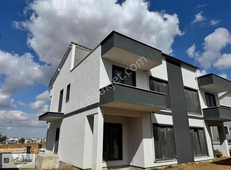 Kalafat Bölgesinde Geniş Kullanımlı Satılık Villa