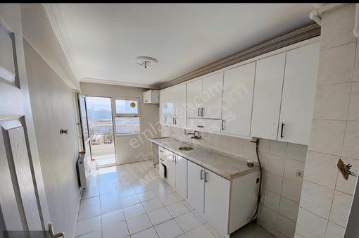 Orcan Sitesinde 3+1 Kapalı Mutfak 140 M2 Kiralık Daire