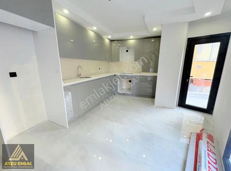 Arzu Emlaktan Yunusemre Mah. Satılık Sıfır 3+1 Balkonlu Asansölü