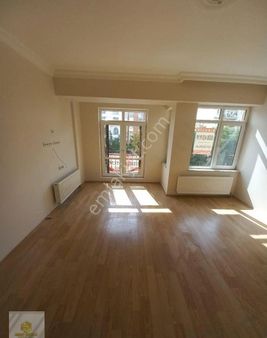 Eskibağlar Mahallesi Y.büyükerşen Cad Üzerinde Kiralık 3+1 Daire