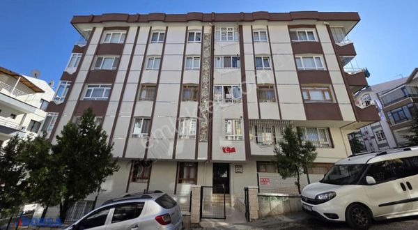 23 Nisan Mahallesinde Katta Bakımlı 3+1 Satılık Daire