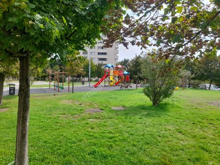 Beylikdüzü Gelişim Sitesinde Satılık 3+1 Daire