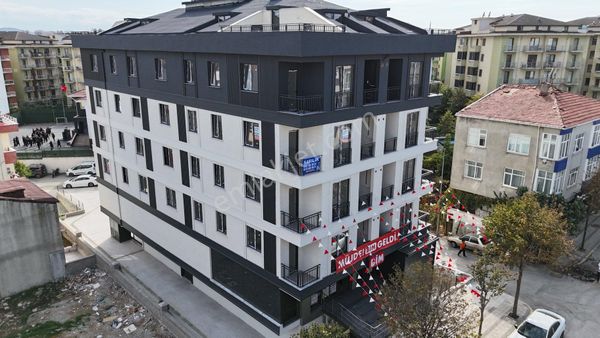 Fırsat! Atatürk Mah. Cadde Üzeri 105m2 3+1 Arakat - K. Otoparklı