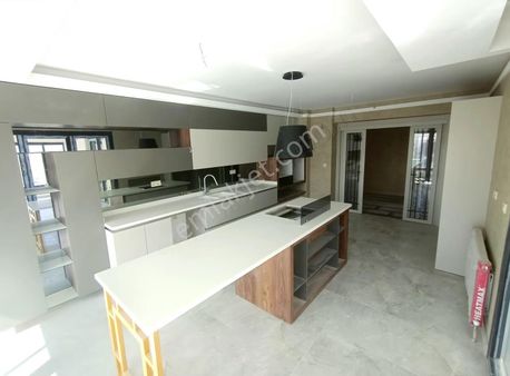 Buğra Emlak Tan Arissa Göksuda Göl Manzarılı Lüx 5+1 Daire