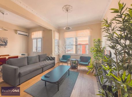 Furnished, High Ceiling, Historical Building İn Beyoğlu Galatafa