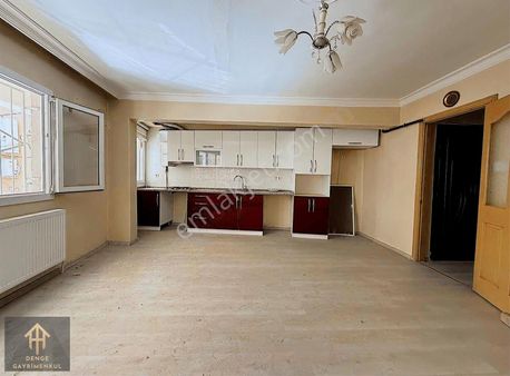 Denge'den Balçova Ata Caddesi Yanı Onur Mahde Bakımlı 2+1 Daire