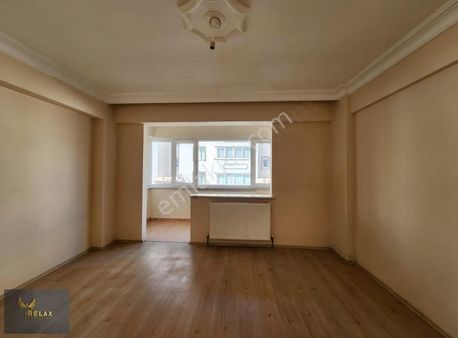 İhsaniye Mahallesinde Site İçerisinde 3+1 Kiralık Daire