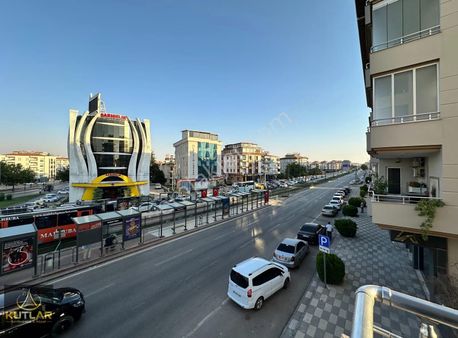 Kutlar'dan Rasaf Yolu Tramvay Durağı Karşısı 5+1 Kiralık Daire