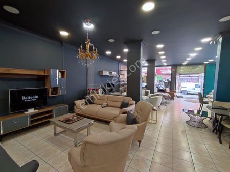 Osmangazi Başaranda Cadde Üzeri Devren Kiralık Mobilya Mağazası