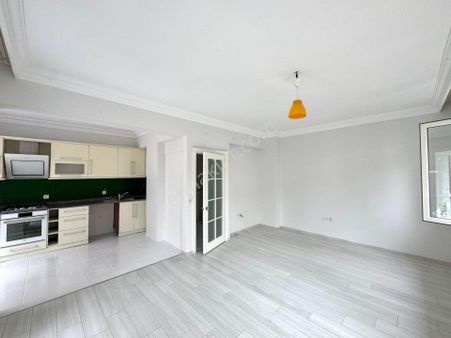 Fener Mahallesinde Ebeveyn Banyolu Geniş 3+1 Fırsat Daire