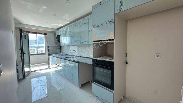 Başokur'dan Bahçelievler Devlet Hastanesine Yakın Otoparklı 3+1