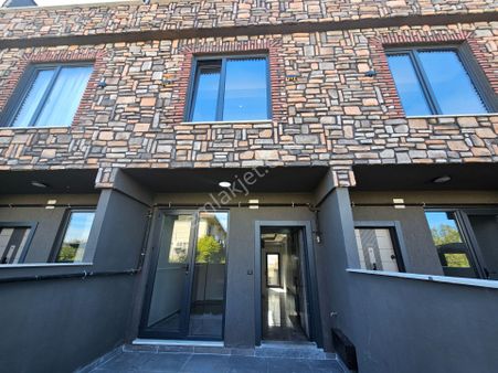 4+1 Çift Cephe Bahçeli, Merkezi Konumda ,yerden Isıtmalı Villa