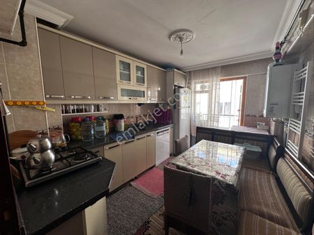 Karapürçek Orta Okulu Yanı Kök Tapulu Ara Kat 3+1 Geniş Daire