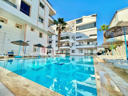 Didim Efeler Mahallesinde Site İçinde Havuzlu Geniş Balkonlu 3+1 Daire